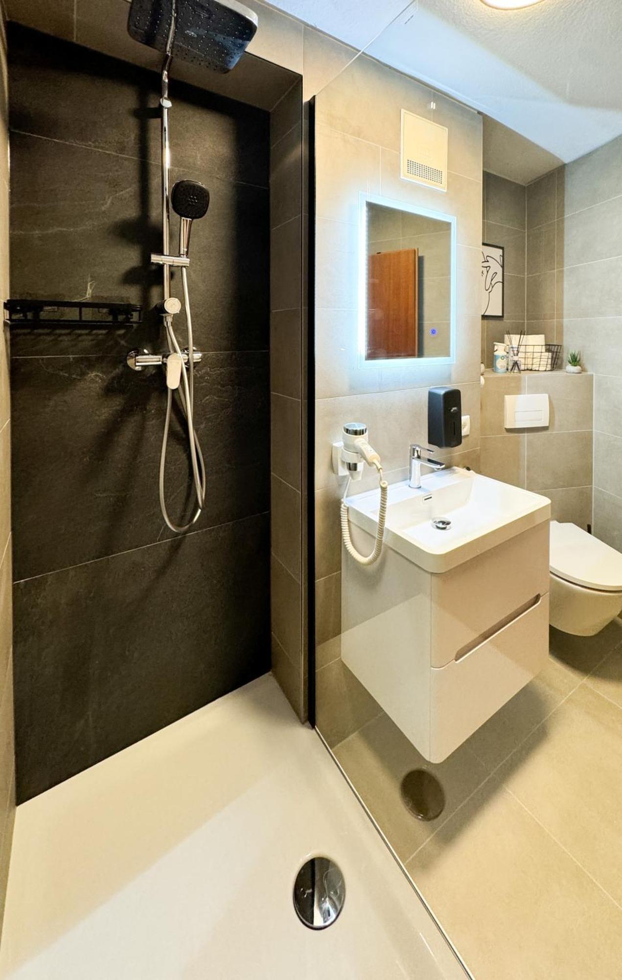Modern Living In Karlsruhe - Frieden Apartments Dış mekan fotoğraf